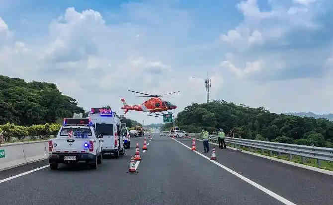 华容区高速公路汽车救援案例
