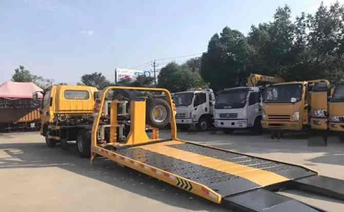 华容区汽车中途维修案例
