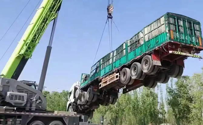 华容区道路脱困救援案例